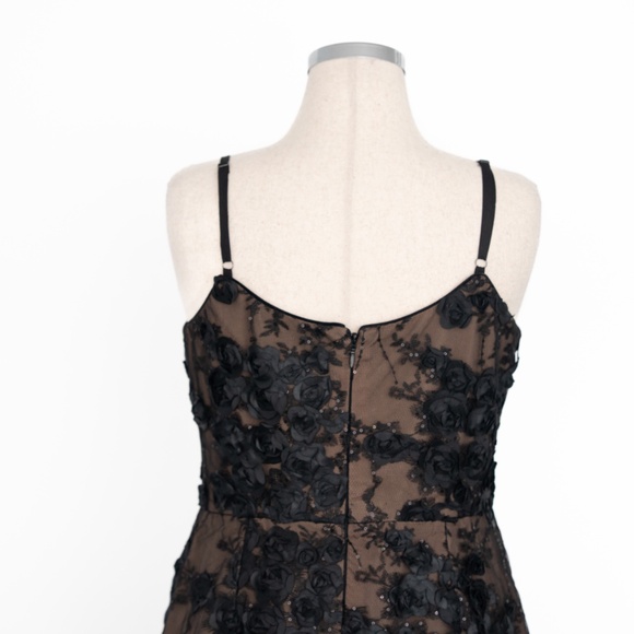 Dress The Population - Giovanna Floral Mesh Appliqué Gown - Picture 15 of 16